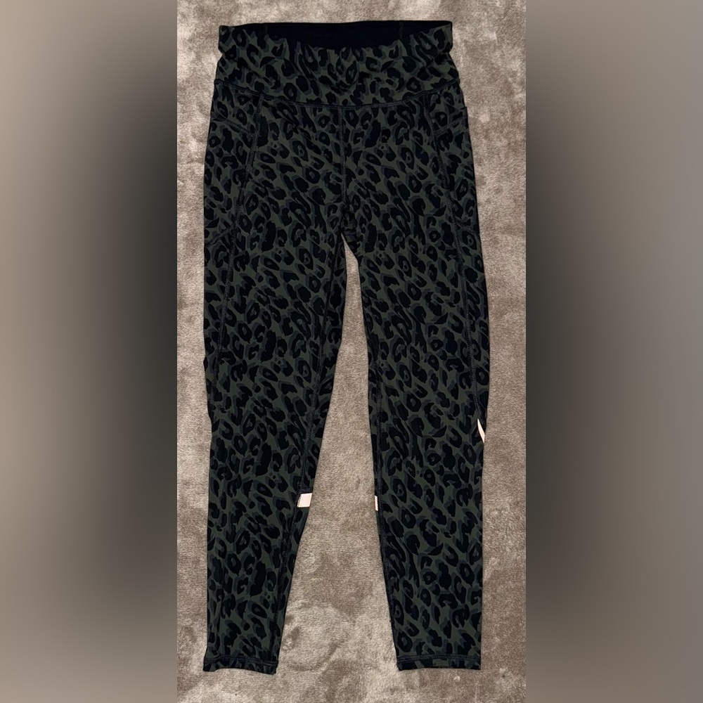 SWEATY BETTY The Zero Gravity Cheetah Print Legging in Green & Black Size Small